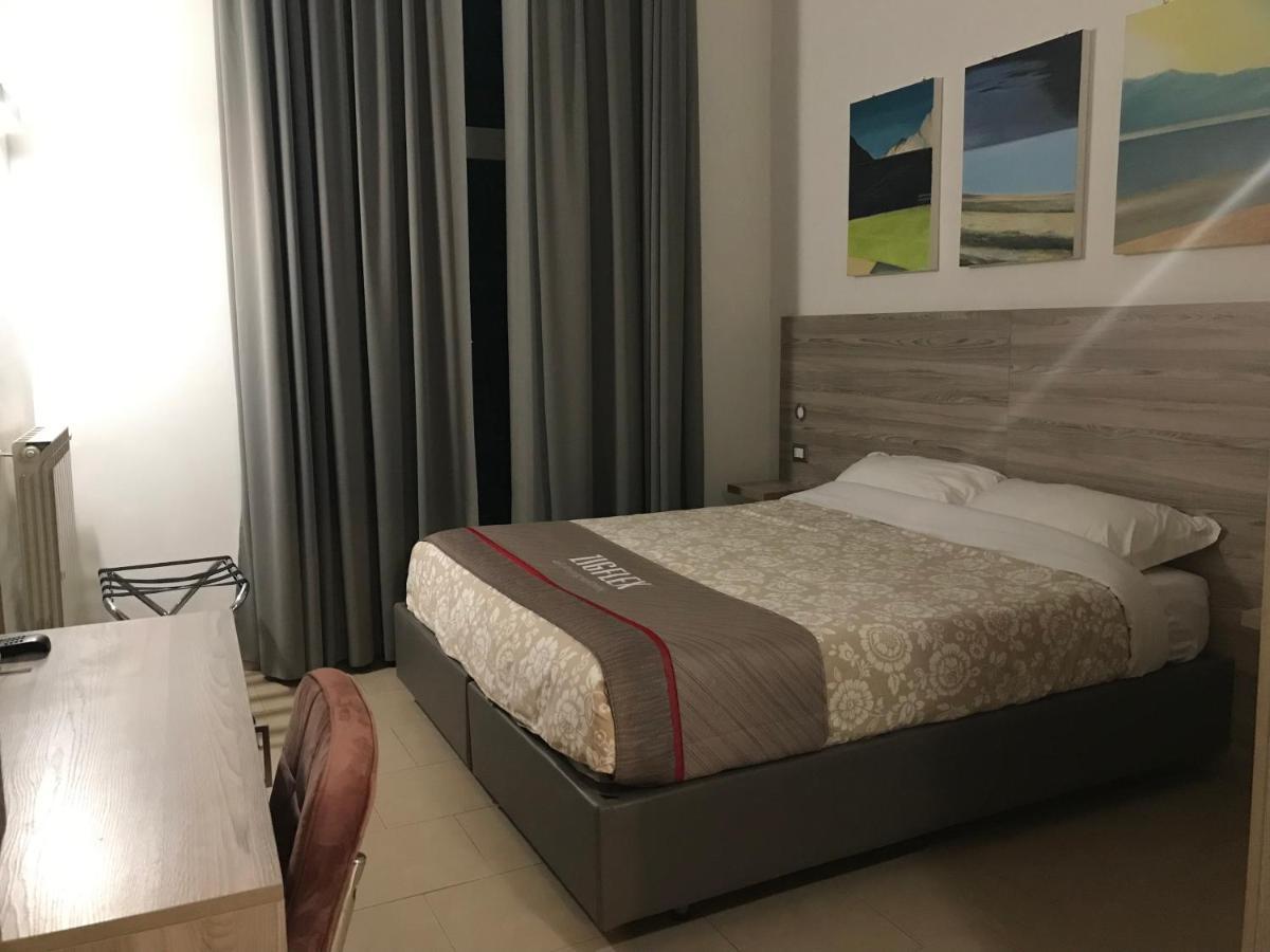 4Stanze Hotel Nápoly Kültér fotó