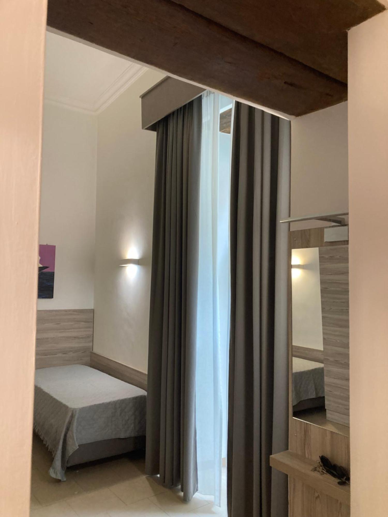 4Stanze Hotel Nápoly Kültér fotó
