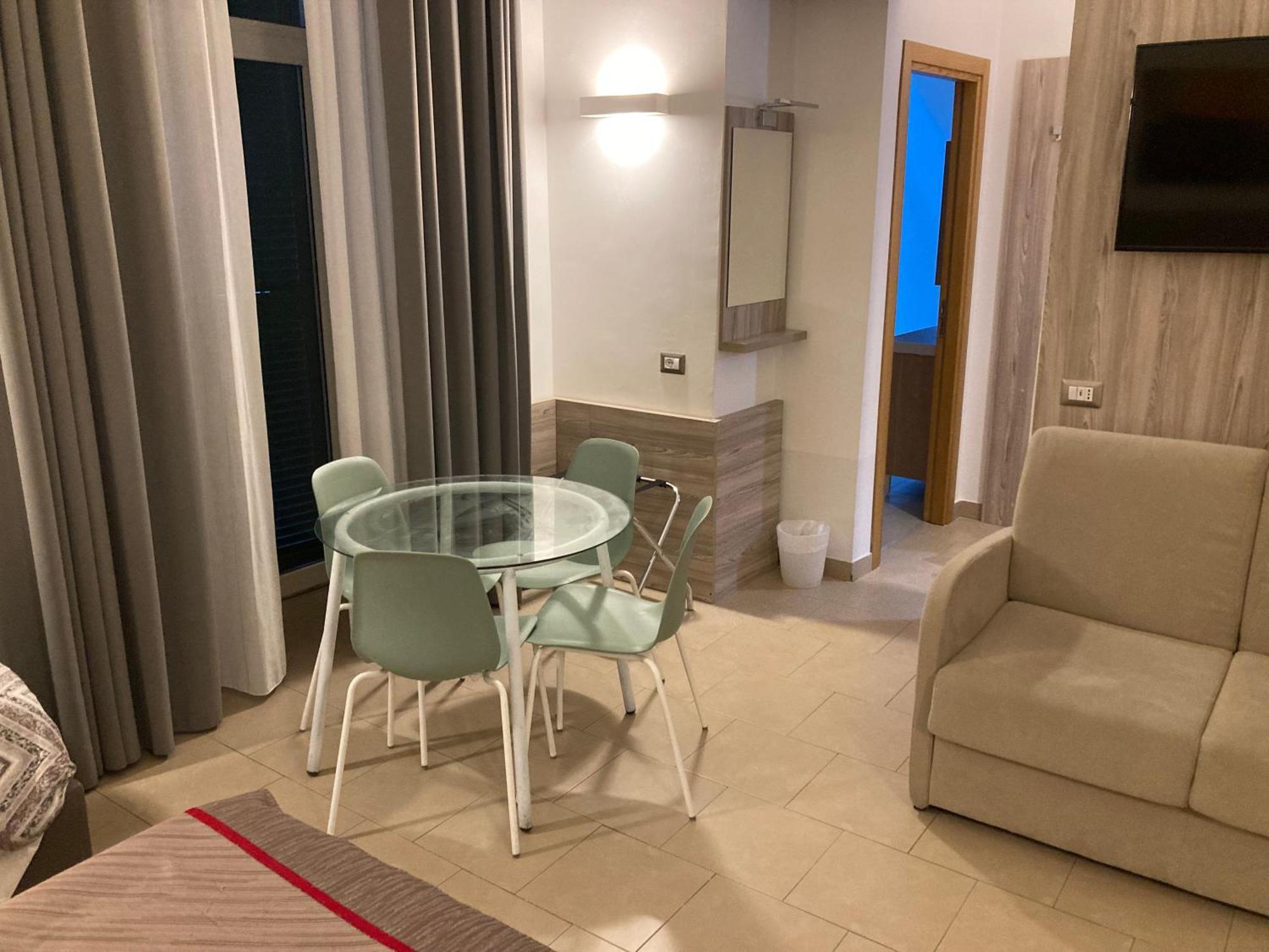 4Stanze Hotel Nápoly Kültér fotó