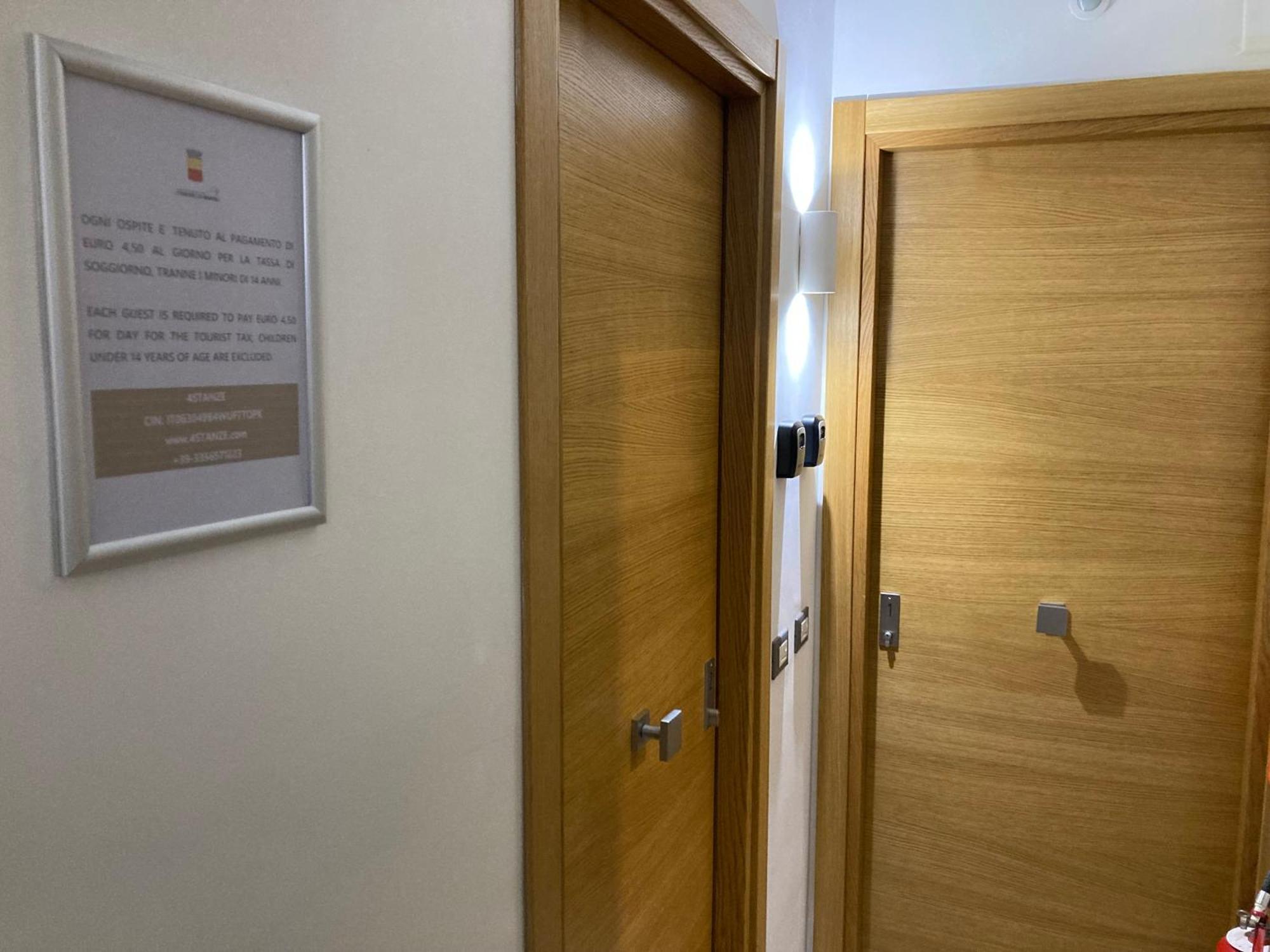 4Stanze Hotel Nápoly Kültér fotó